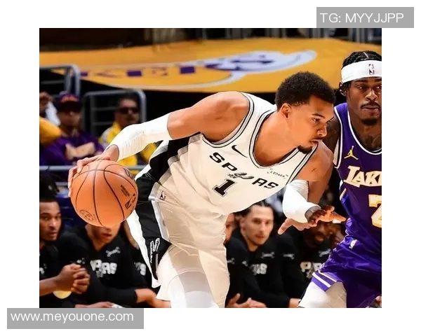 火箭胜马刺，取得三连胜：强势崛起的王者之姿